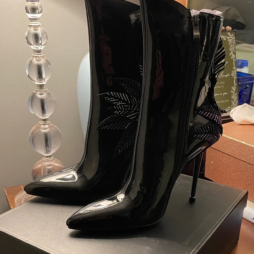 Black Patent Leather Heeled Boots with Leaf Design - Picture 3 of 6